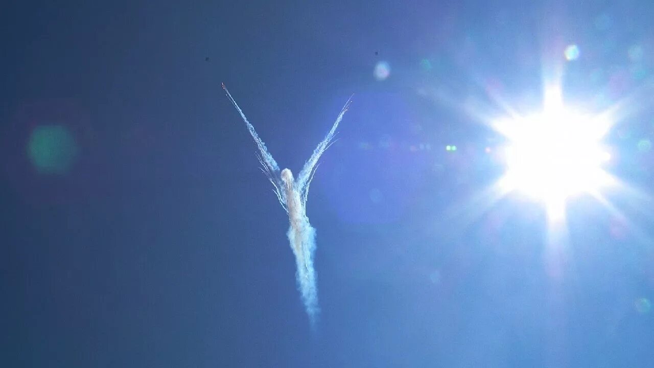 Нло квадратной формы. Картины из беспилотников. Нло в темноте. Небесная голограмма. Голограммы в небе.