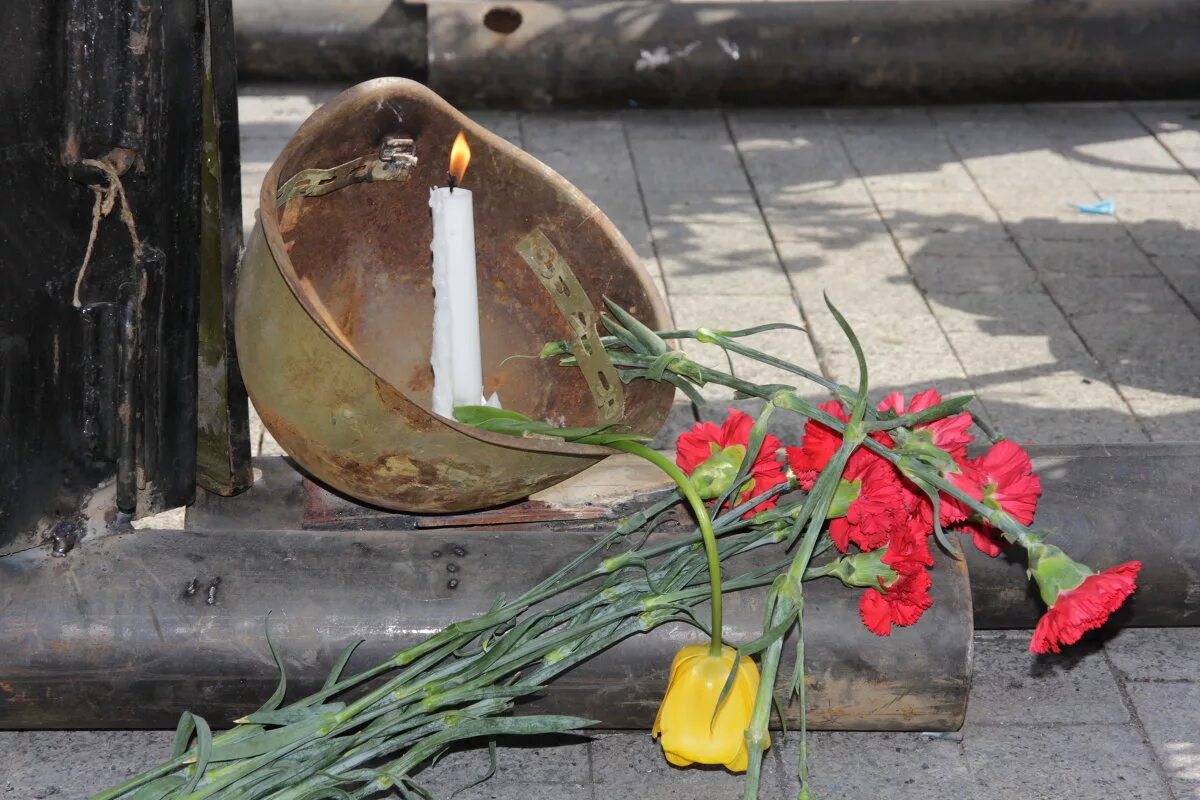 Память о великой отечественной войне текст. Память о войне. В память о войне 1941-1945. Память о войне, о жертвах войны. Память о погибших солдатах.