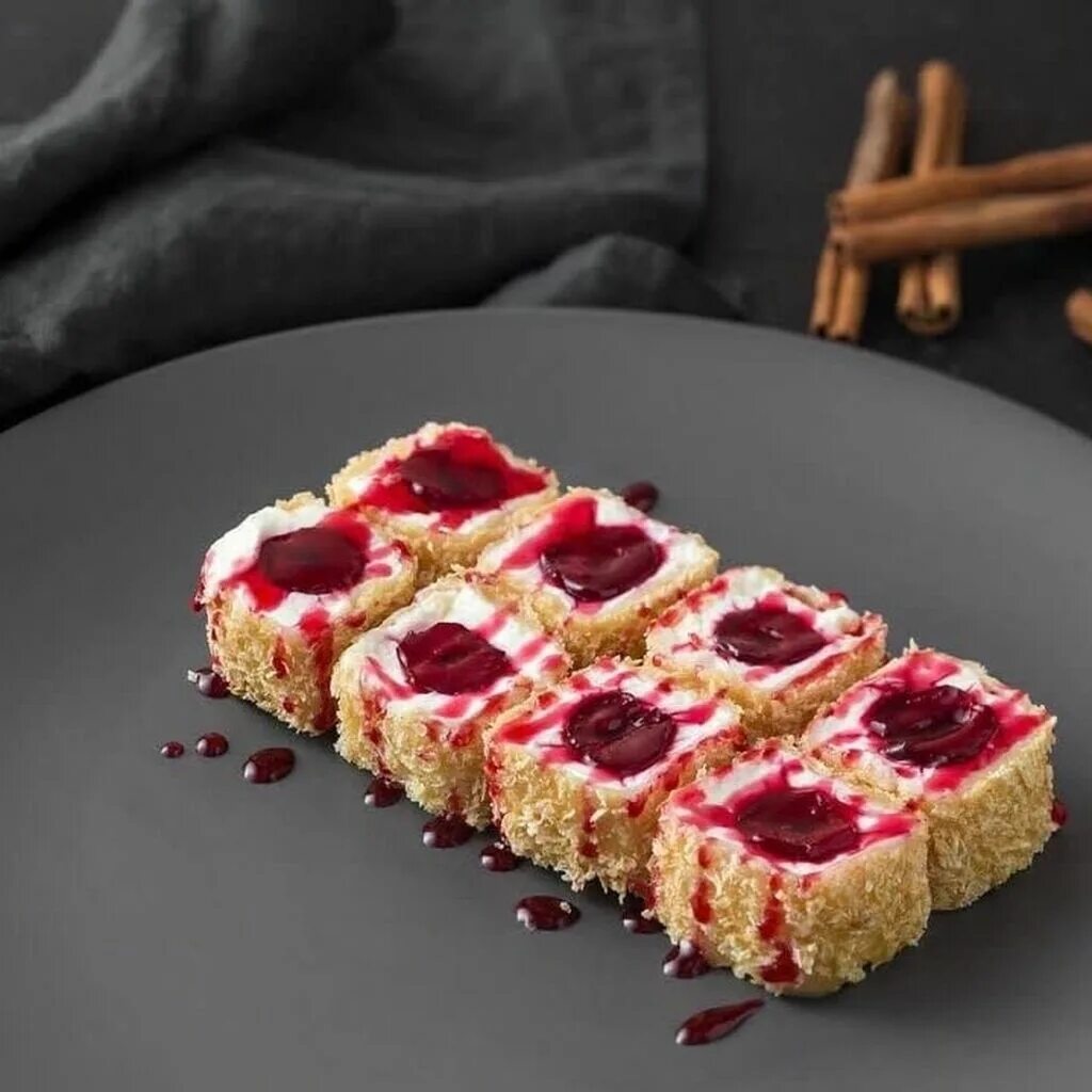 Бонито эби ролл. Суши 74 челябинск. Ролл филадельфия с огурцом. Суши вишню. Суши вишню.