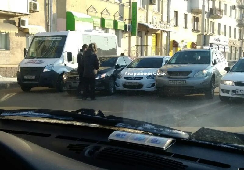 Чп омск происшествия сегодня. Угнанные автомобили омск. Чп омск происшествия сегодня. Омск дтп автобус сыропятский тракт. Чп омск происшествия сегодня.