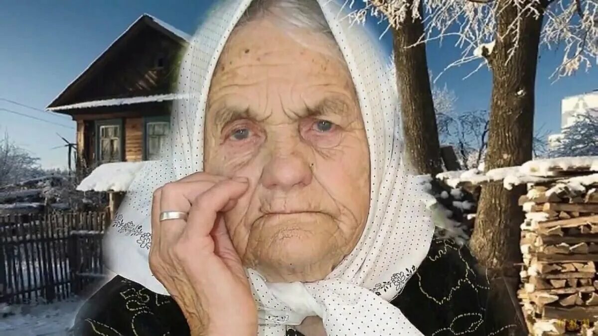 Старушка в доме. Стих - платочек для бабушки. Бабуля в платке. Детство в деревне у бабушки. Можно приехать бабушка к тебе пожить 84.