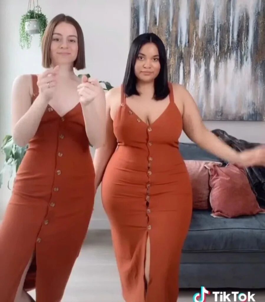 Фотосессия мама и дочка. Фотосессия с дочкой. Пышная подруга мама. Пышная подруга мама. Фотосессия с дочкой на природе.