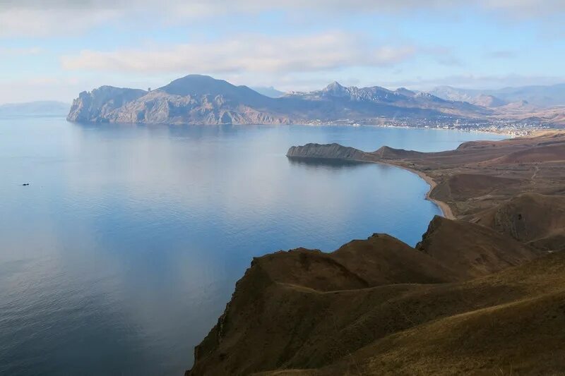 Орджоникидзе вода. Орджоникидзе Феодосия. Орджоникидзе гора. Орджоникидзе Феодосия обсерватория на горе.