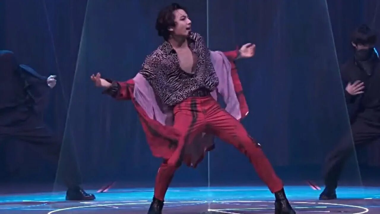 On time performance. Чонгук my time. чон чонгук my time. bts чонгук my time. чонгук концерт 2025 my time.