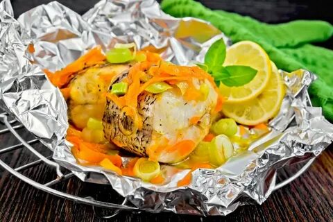 Морковь в духовке в фольге целиком