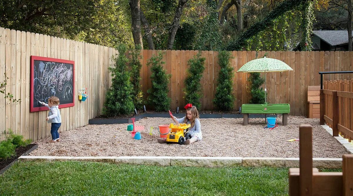 Child yard. Вест Гарден детсад. Children playing in the Yard. Детская сад фитобарь. Kid talk to Family in Backyard Garden.