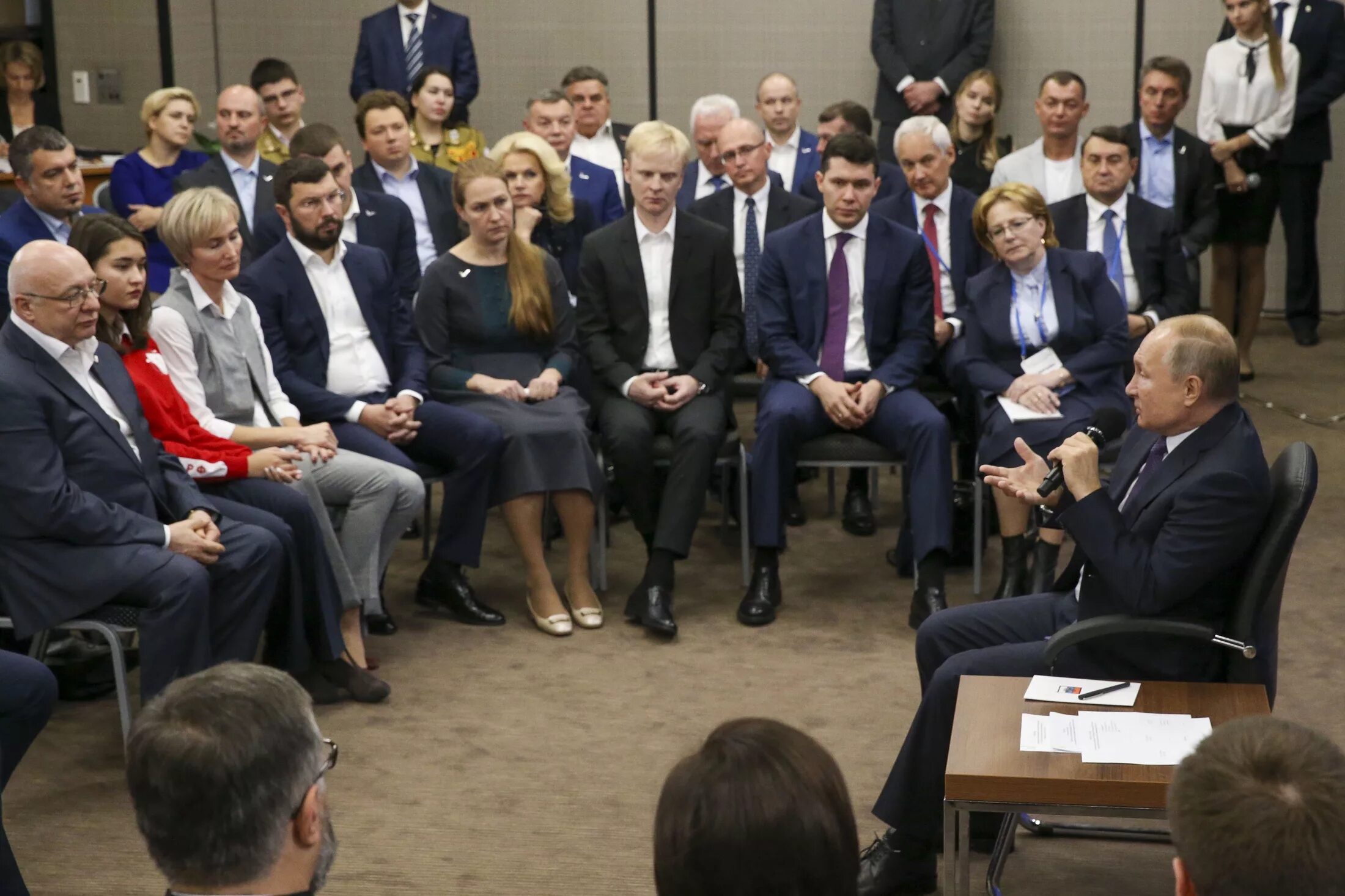 Личные встречи россия. Встреча Путина с общественностью. Представители общественности это.