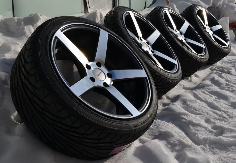 Купить литые диски с резиной 15. Vossen cv3 r18 5x114.3 8j. Диски Воссен r18 5x114.3. Колеса r18 Vossen cv3. Диски Воссен 20 радиус.