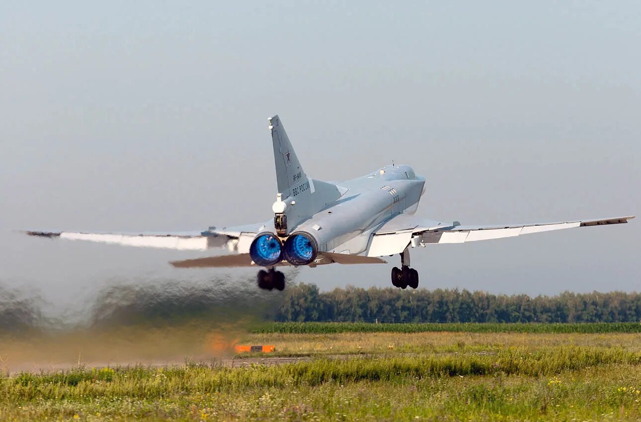 Ту-22м3. Самолёт ту-22м3. Туполев ту-22м3. Самолет ту 22м3 ВВС России.