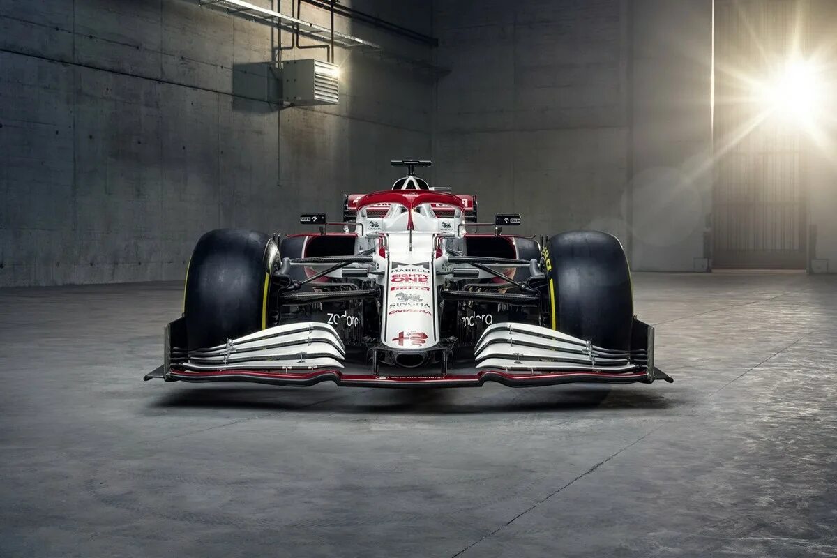 Рейсинг кар 2025. Alfa romeo f1 2025. болиды ф1 альфа ромео 2025. alfa romeo c41 2025. альфа ромео ф1 2025.