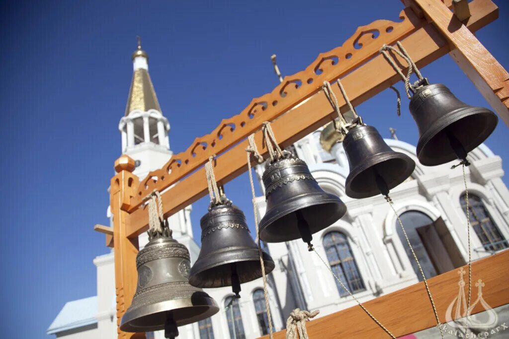 колокольный звон благовест перезвон. поделка в садик колокольный звон. колокол набат трезвон. исцеляющий колокольный звон. колокольный звон борисоглебский монастырь.