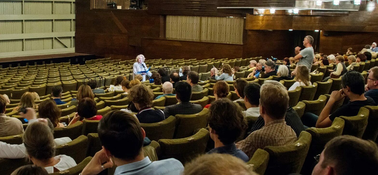 Московский художественный театр 19 век. Московский художественный театр имени антона павловича чехова. Мхат после 9. Театр имени чехова москва. Мхат театральный институт.