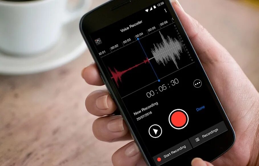 Воспроизвести голосовое. Диктофон. Диктофон на смартфоне. Запись на диктофон. Записывает на диктофон.
