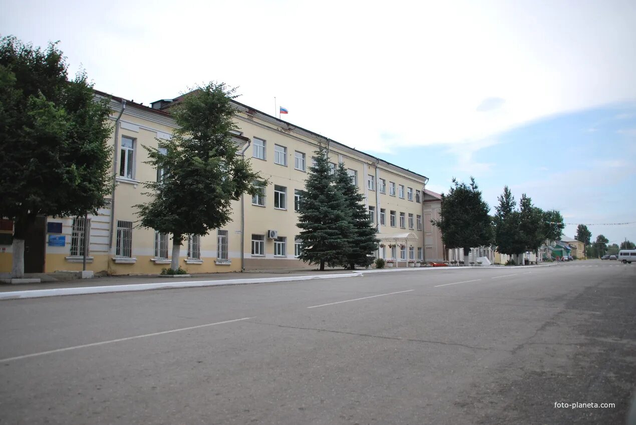 Суды медынь. Администрация медынь. школа в медыни калужской области. администрация медыни фото. медынская црб.