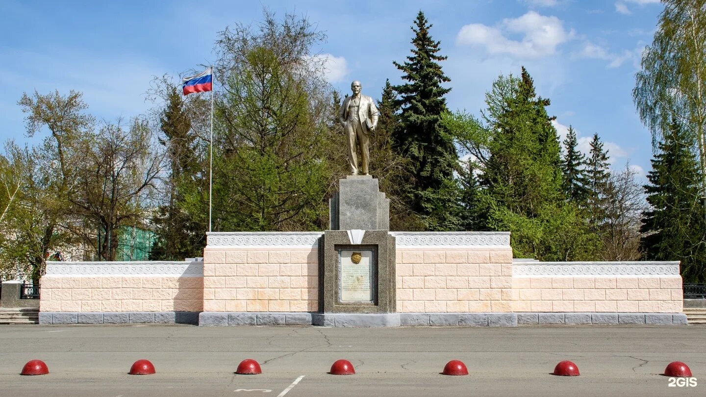 Копейск бажово памятник. Площадь красных партизан копейск. Ленин копейск. Златоуст памятник ленин машзавод. Улица ильича копейск.