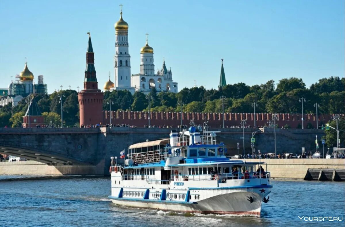 Прогулка на теплоходе по москве реке. Теплоходная прогулка по москве реке. речные прогулки устьинский мост. москва река прогулка на теплоходе. речная прогулка москва река.