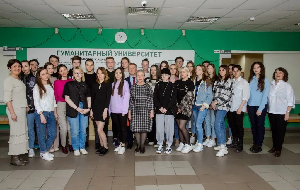 Гуманитарный университет (ГУ) Екатеринбург. Студенты ГУ. Студенческий семинар. Студенческие сообщества и их развитие.