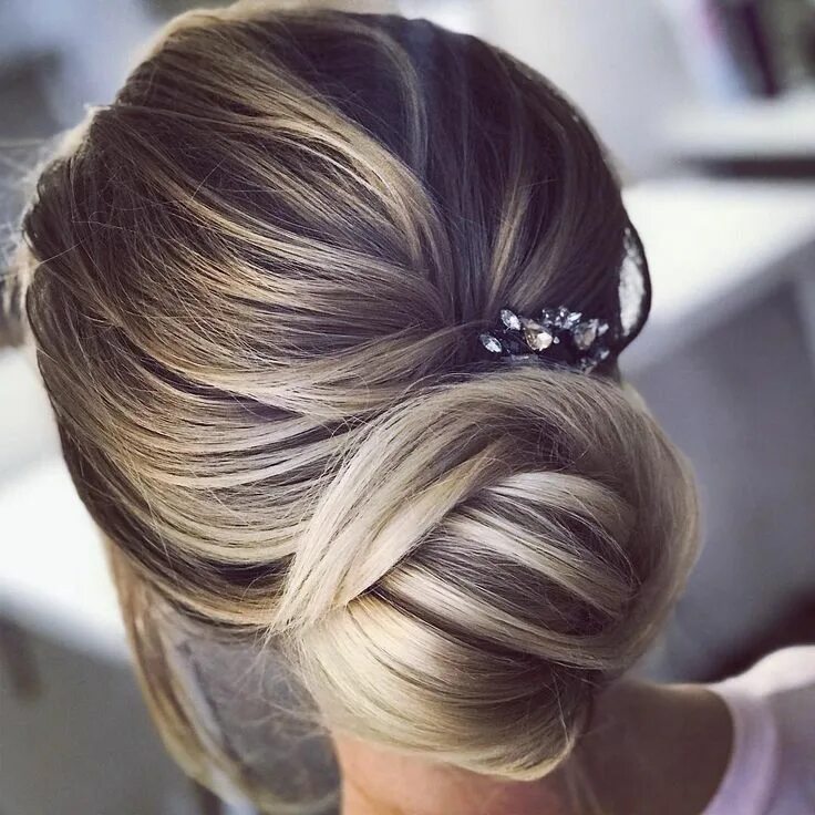 Pin by Athya on Hair Quince hairstyles, Bridesmaid hair, Bridal hair buns