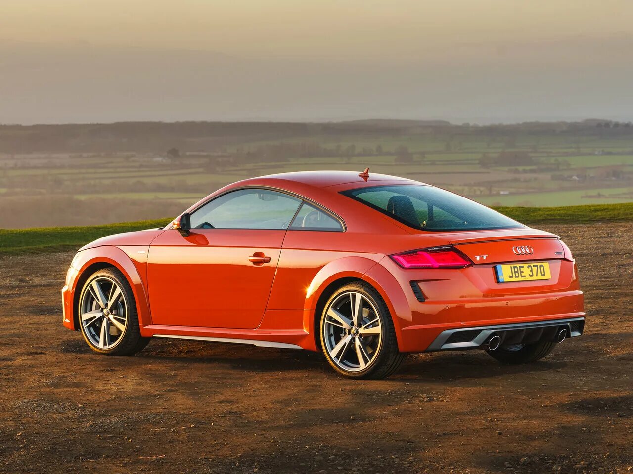 Ауди тт белая 2005. Ауди тт разгон до 100. Audi tt rs 2022. Ауди тт 100. Audi tt rs 2021.