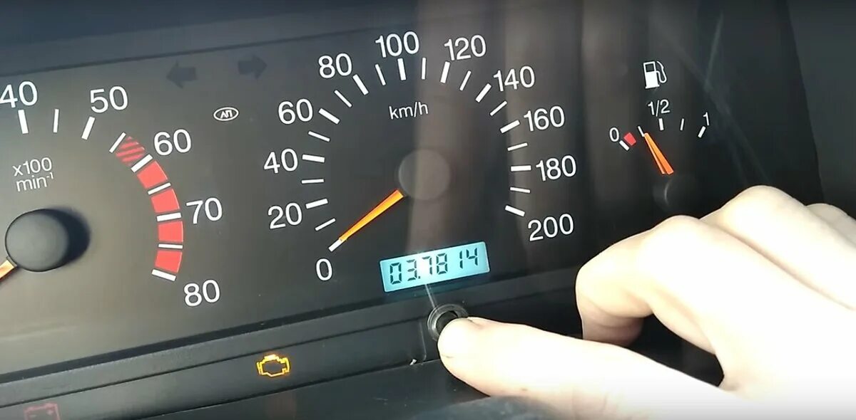 Как узнать 2112. Ваз 2110 с пробегом. ваз 2112 панель приборов пробег. спидометр ваз 2112. спидометр ваз 2110.