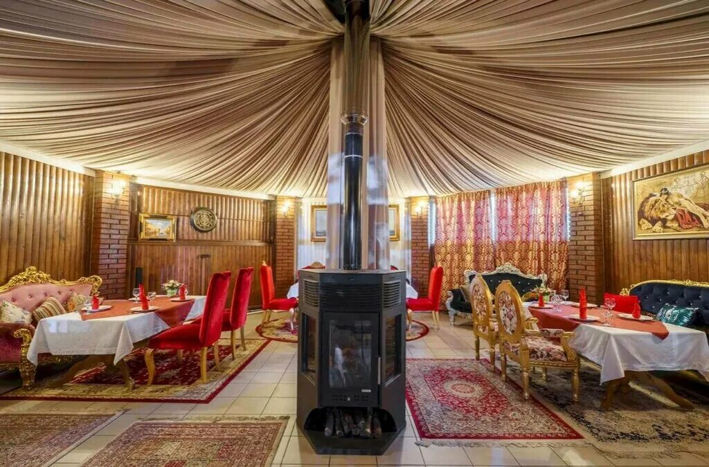 ресторан золотой купол горки 10. ресторан горки-10 одинцовский район. кафе горки 10. ресторан горки-10 одинцовский район. горки 10 зал.