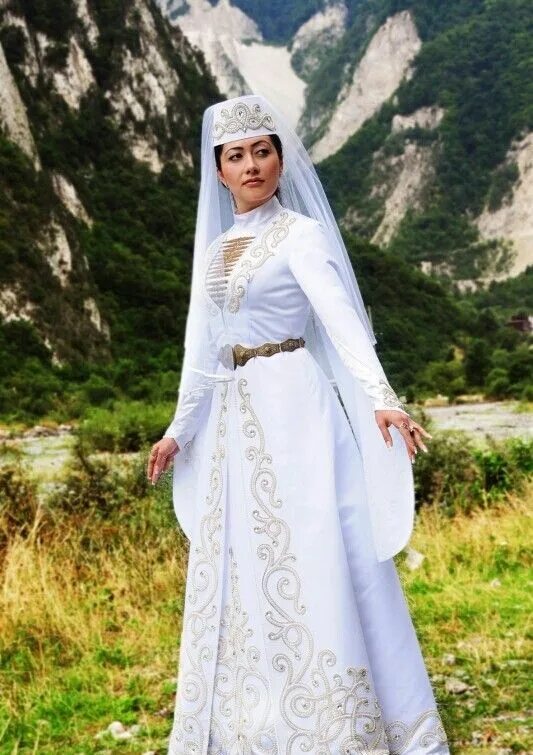 Pin by deniz düzgün on Ossetia осетия Traditional dresses, Georgian dress, Tradi