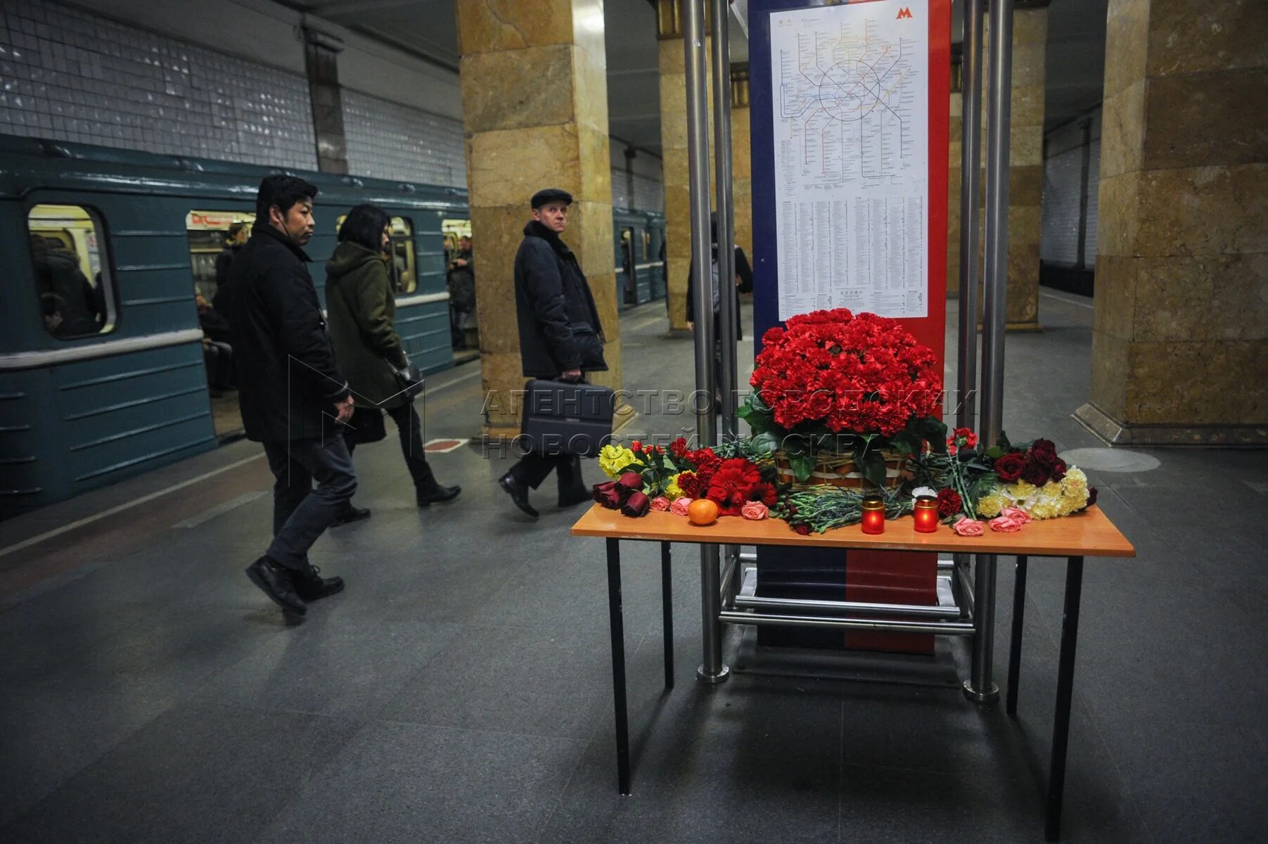 Теракт в метро парк культуры. Теракт в метро Лубянка и парк культуры. Лубянка парк культуры 2010. Теракты в метро 2010 парк культуры и Лубянка. Взрывы в метро Лубянка и парк культуры в 2010г.