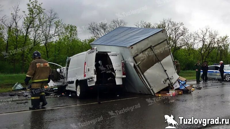 Дтп 2021 апреля. 18.04 Авария в Новочеркасске. 18.04.2021 Авария в Новочеркасске. Новочеркасск авария 2021.