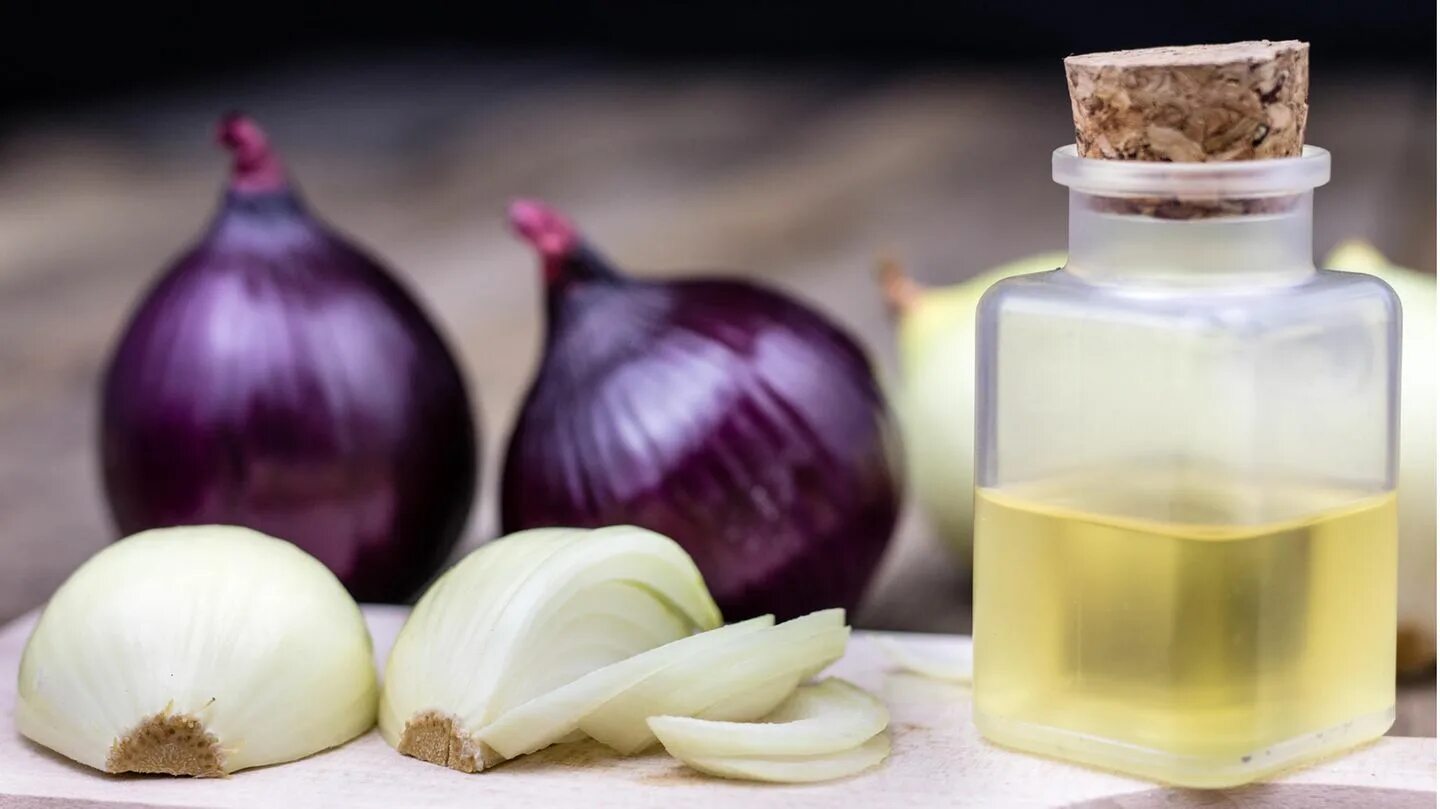 Масло луки мое. Репчатый лук сок. Onions oil. Onions oil. Луковая маска для волос.