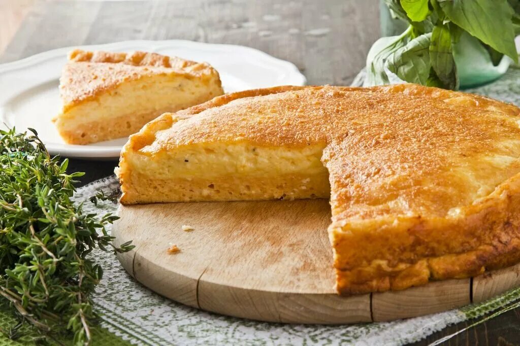 Сырный пирог. Пирог с творогом. Творожно сырный пирог. Сырный пирог на скорую руку.