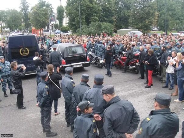 Фанаты устроили поминки по Михаилу Горшеневу