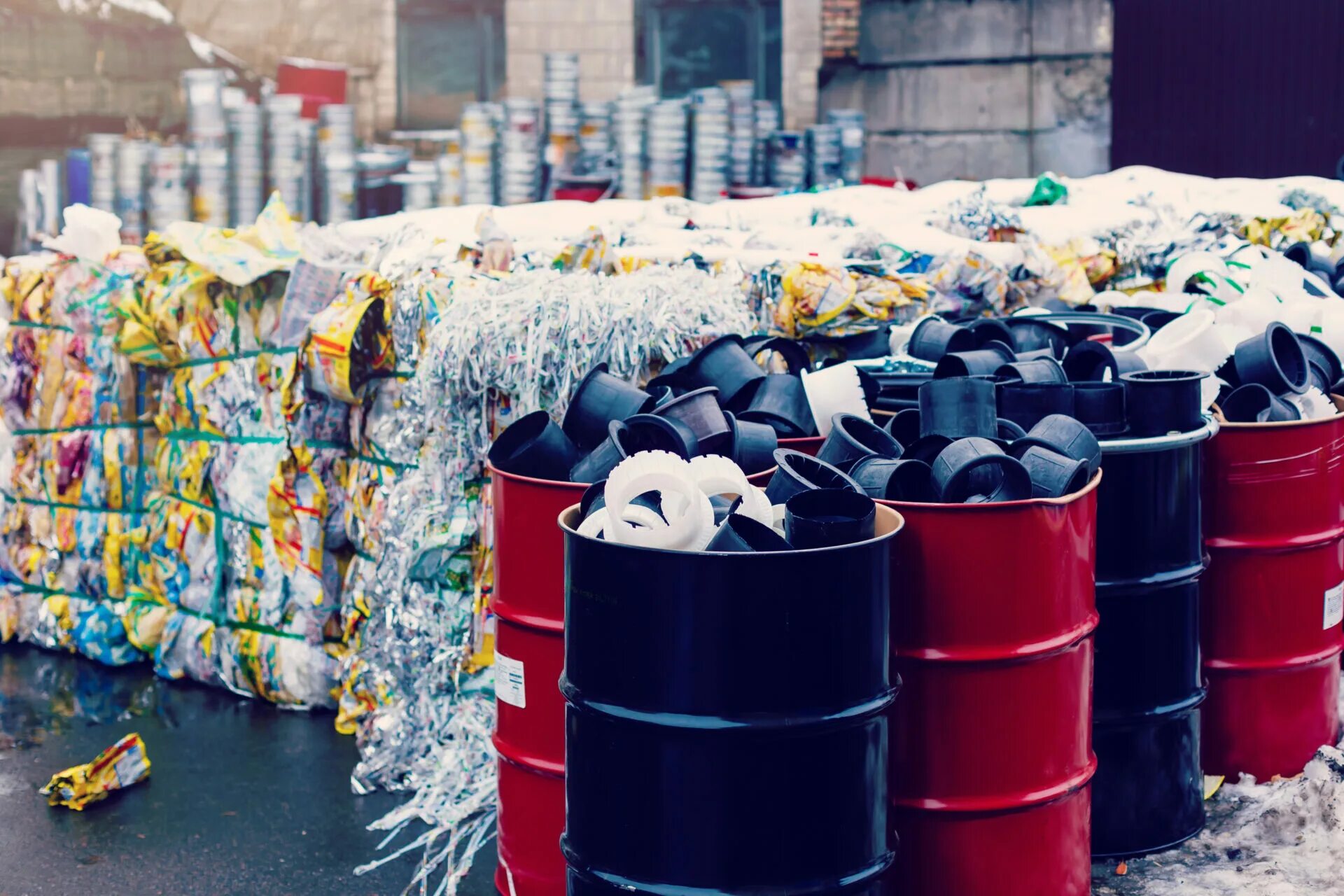 Полигоны тбо в россии. Бытовые и промышленные отходы. Твердые отходы. Полигон для захоронения твердых бытовых отходов. Waste ll.