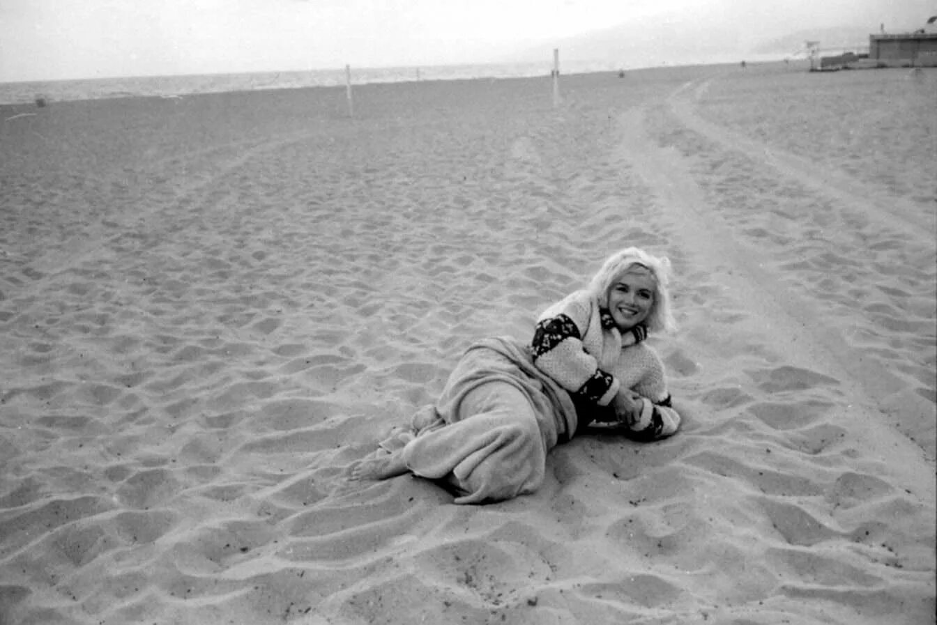 Блондинка смотреть онлайн мерлин монро. Море монро. Море монро группа состав. Море монро группа. Море монро.