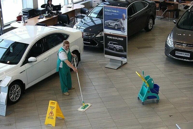 Уборка автосервиса. Уборка автосервиса. Уборщики автосервиса. Уборщики автосервиса. Уборщики в автосалоне.