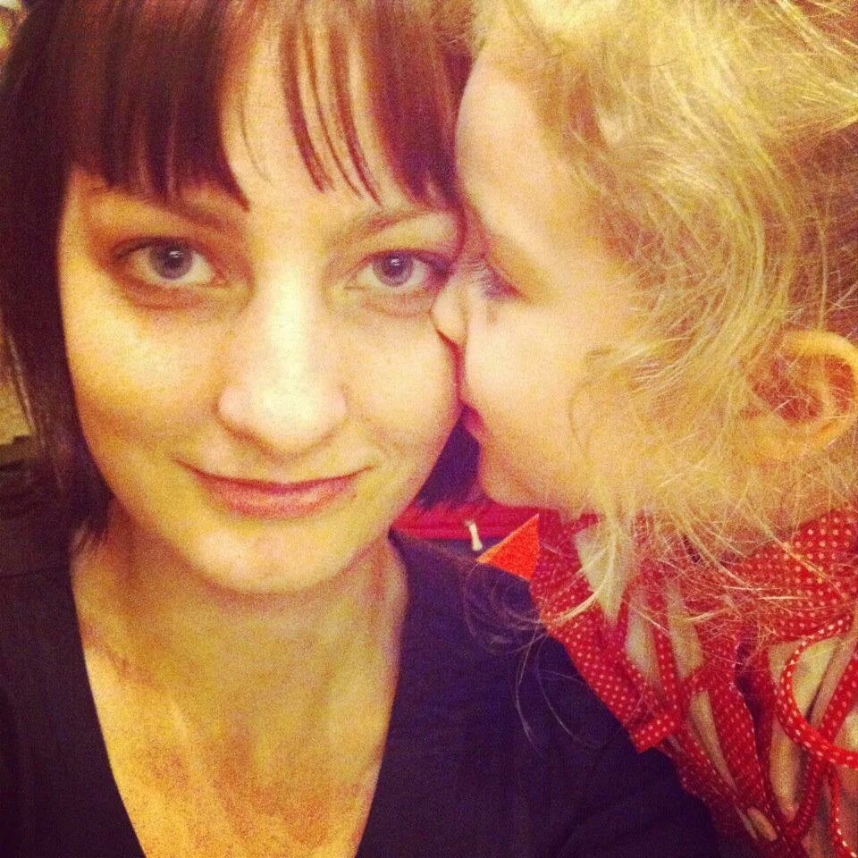 извини меня алиса. сколько живут алисы. алиса сколько сейчас время. алиса а ты сколько лет. алиса скажи сколько сейчас время.