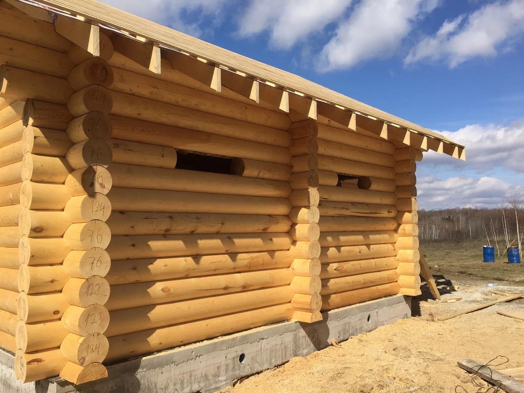 Дом из оцилиндрованного бревна викинг. Рубленная баня. Купить бэушный сруб в новосибирской области. Дом сибирский кедр. Срубы предложения.
