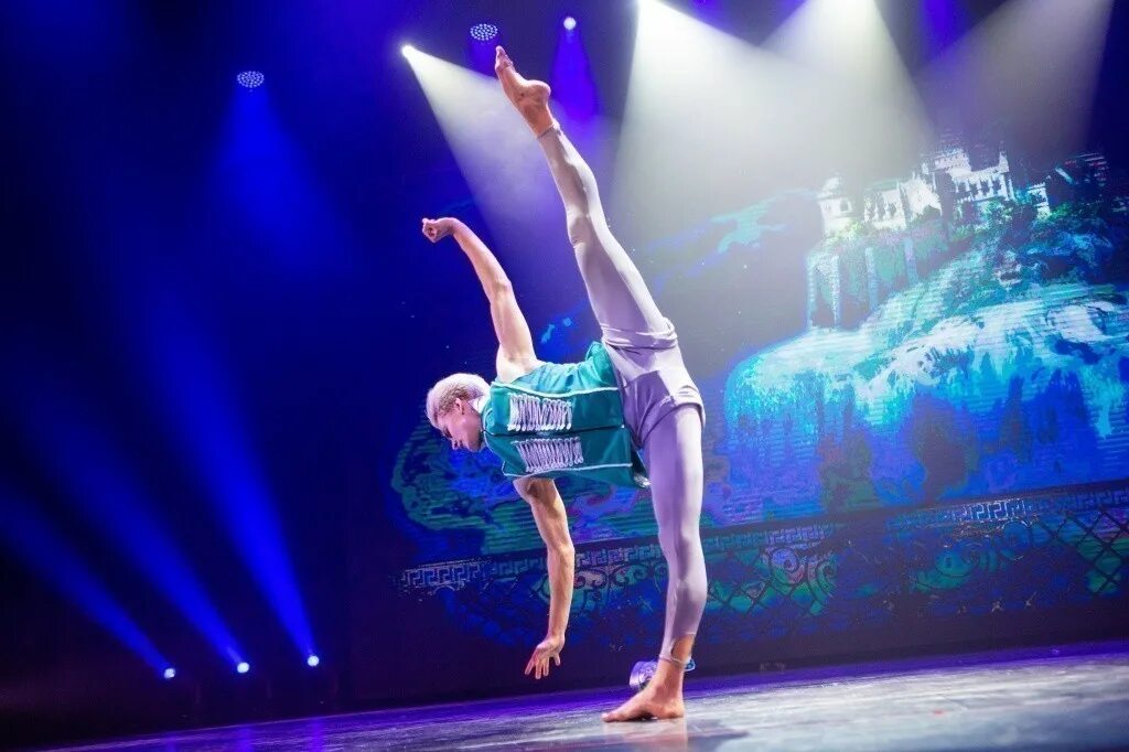 10 танцовщица тодес. Ильдар гайнутдинов балет. ильдар гайнутдинов dance революция. солист балета тодес ильдар гайнутдинов. алла духова и ильдар гайнутдинов.