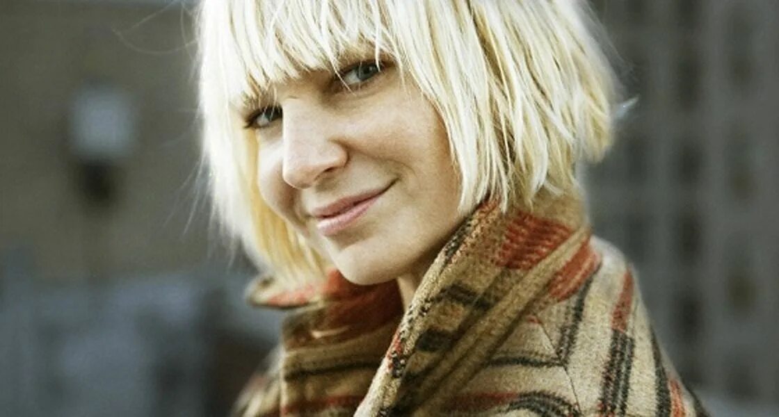 Sia beautiful перевод. Sia beautiful перевод. Сиа. Sia unreleased. Сиа лицо.