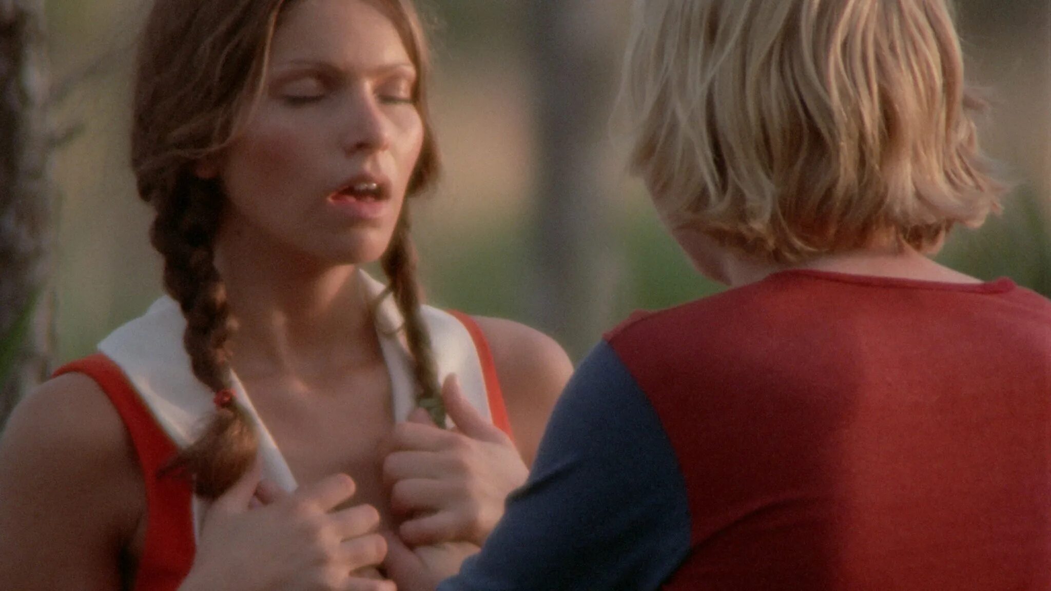 Mad max узкие ущелья. Улики 2008. Смертельный автостоп 2016. Смертельная гонка узкие ущелья mad max. Смертельный автостоп фильм.