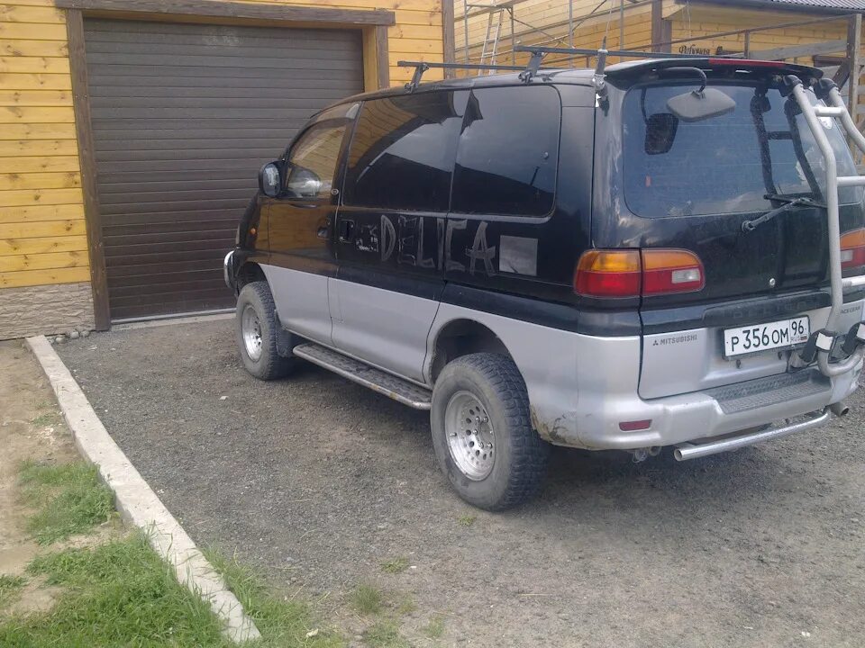 Митсубиси делика 3. 31 колеса на митсубиси делика. Mitsubishi delica 4x4. Диски митсубиси делика. Диски митсубиси делика.