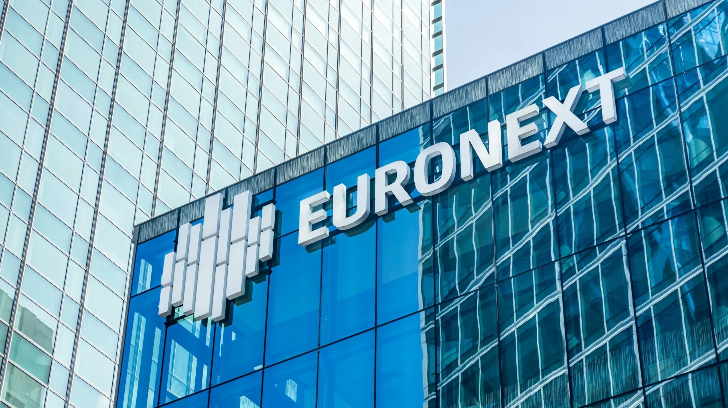 Euronext — Европейский Союз. Фондовый рынок. Инвестиции фото. 5. Euronext. Chatgpd