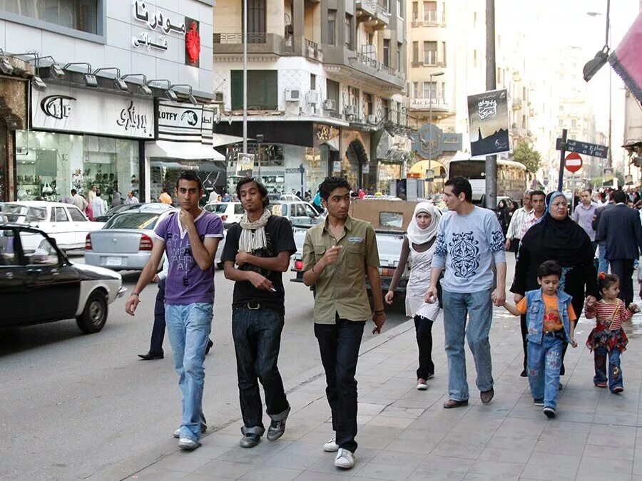 Численность каира. Современные жители Каира. Каир люди. Люди на улицах Каира. Население Каира.