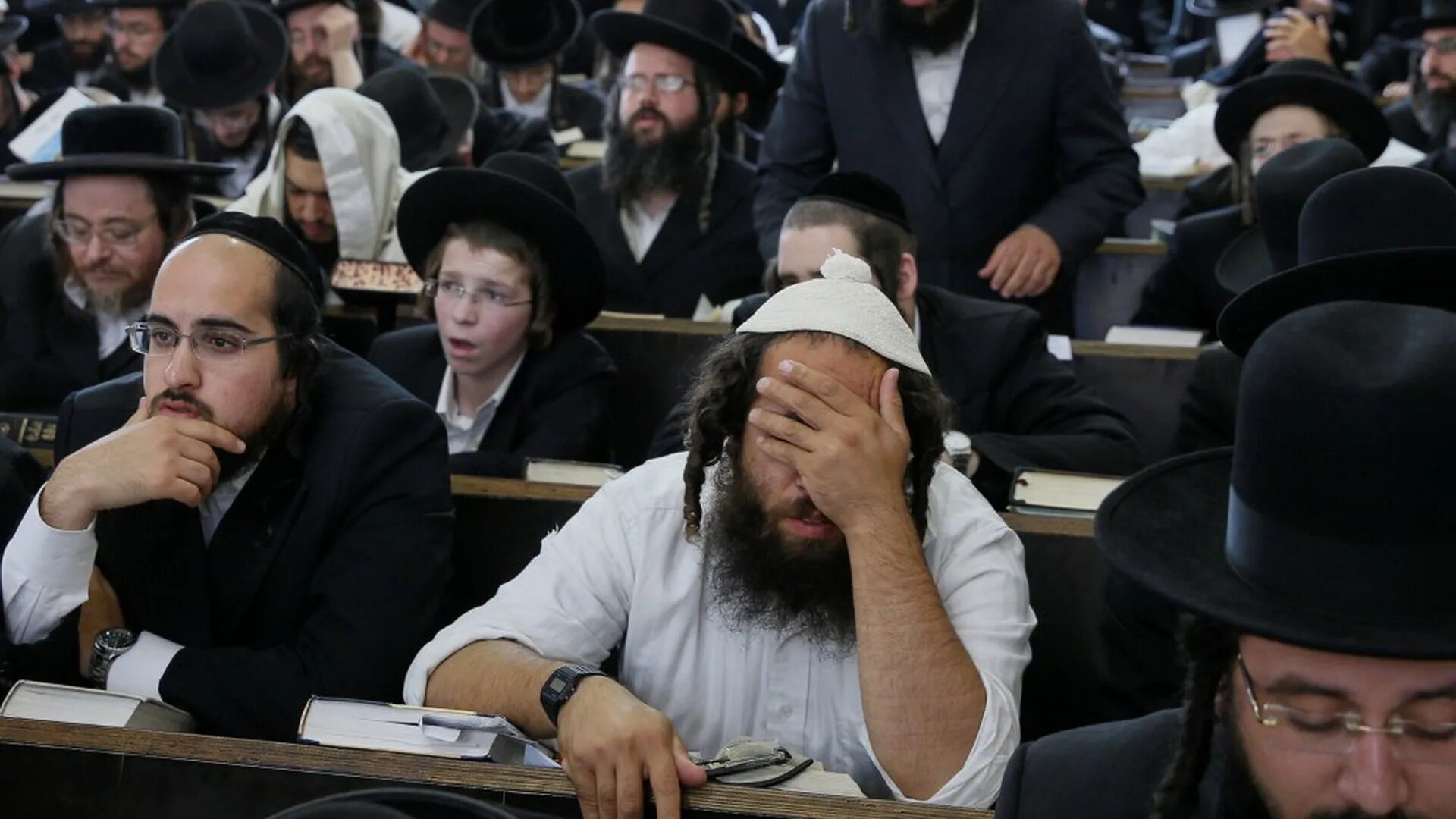 Синагога любавических хасидов. Иудеи хасиды. Израиль хасиды, ортодоксы. Хасиды в израиле. Евреи ортодоксы.