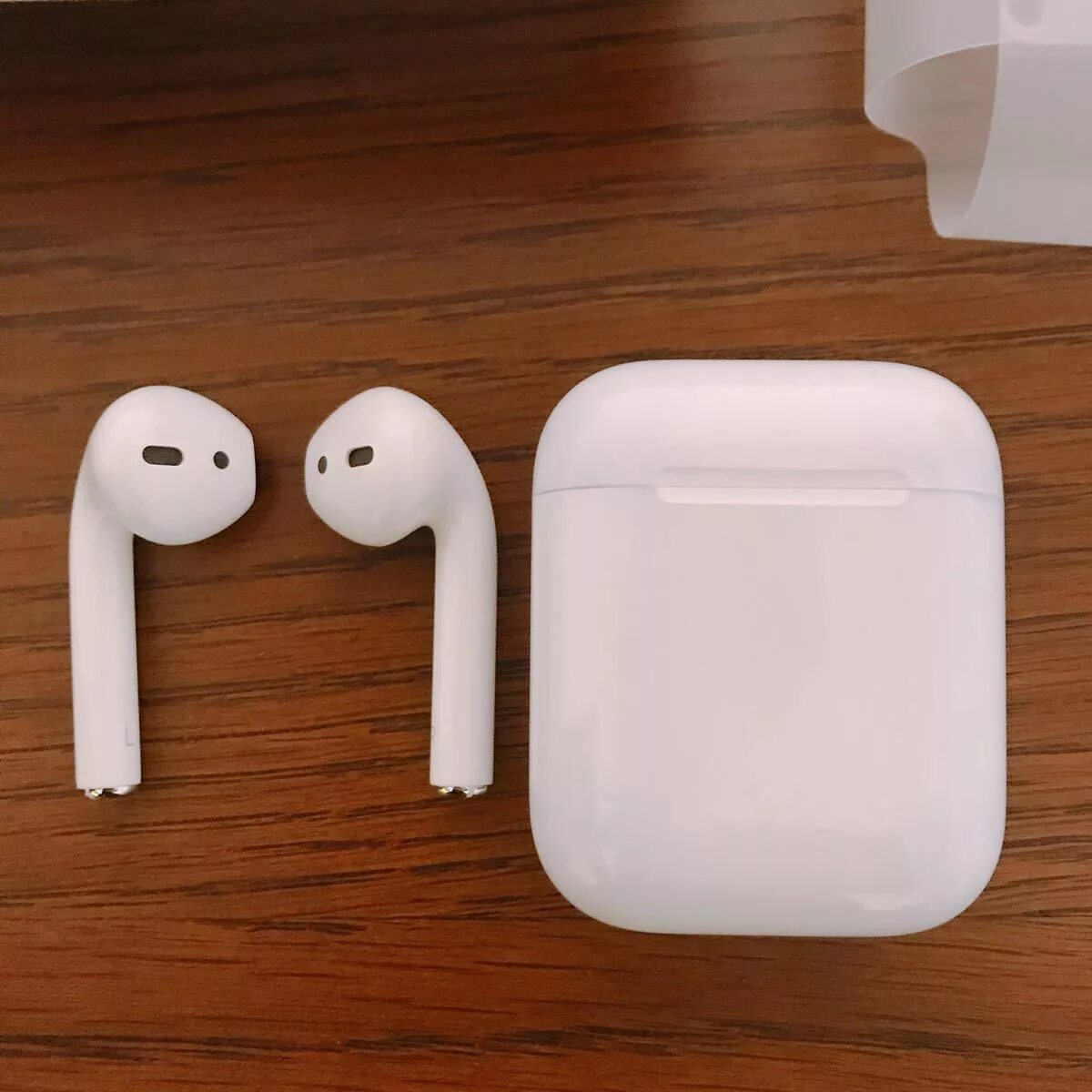 Как сделать аирподсы. Аирподсы 2. Аирподсы 1. Наушники аирподс 2. AIRPODS 1 поколение.