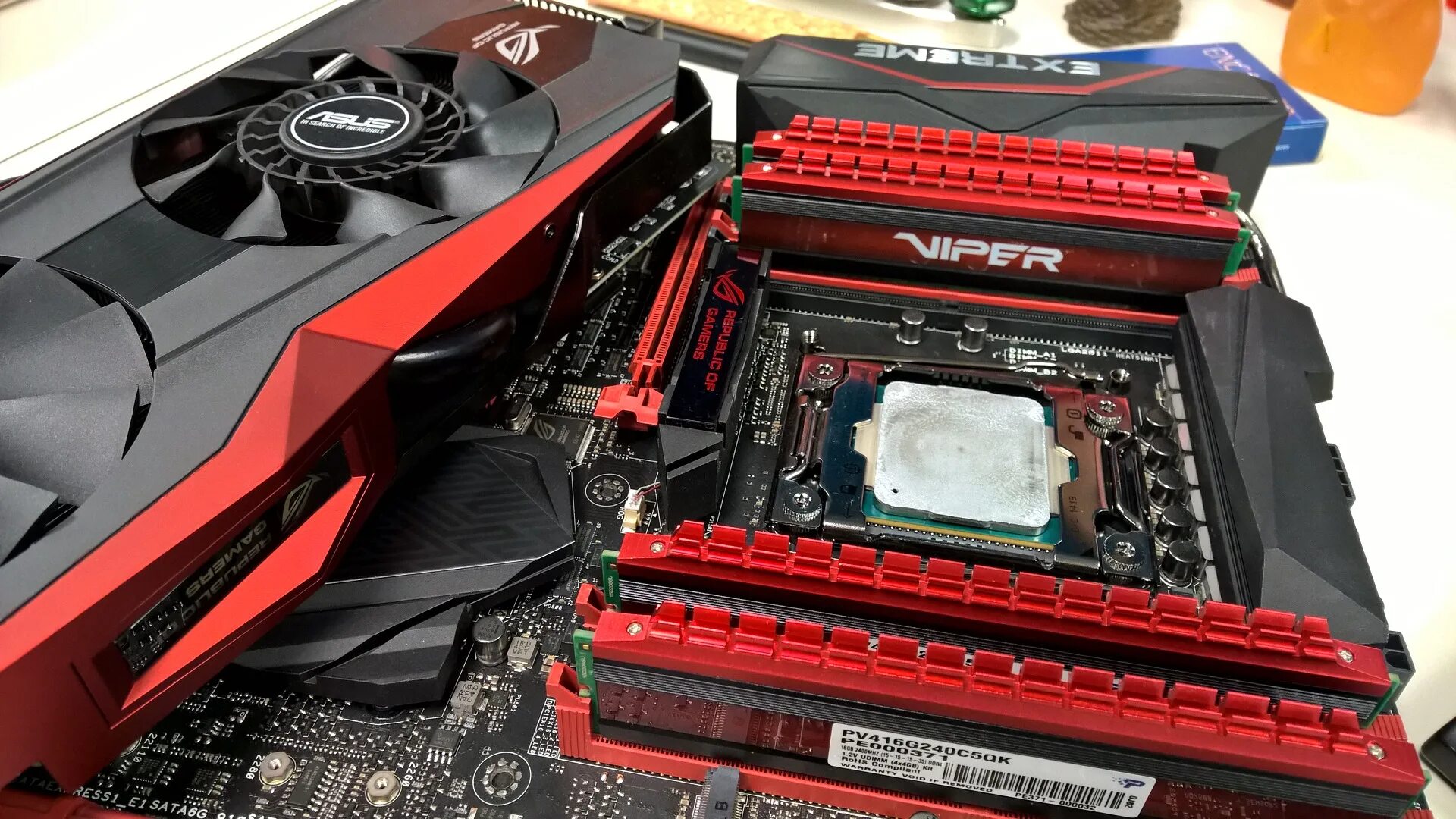 Radeon r7 ddr4. Оперативная память 1nthf,FQN. Оперативная память 1 ТБ. 1 Терабайт оперативной памяти. Оперативная память Вайпер 4гб.