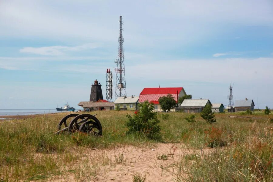 Мудьюг. Остров мудьюг архангельск. маяк черная башня мудьюг. маяк белая башня на острове мудьюг. черная башня остров мудьюг.