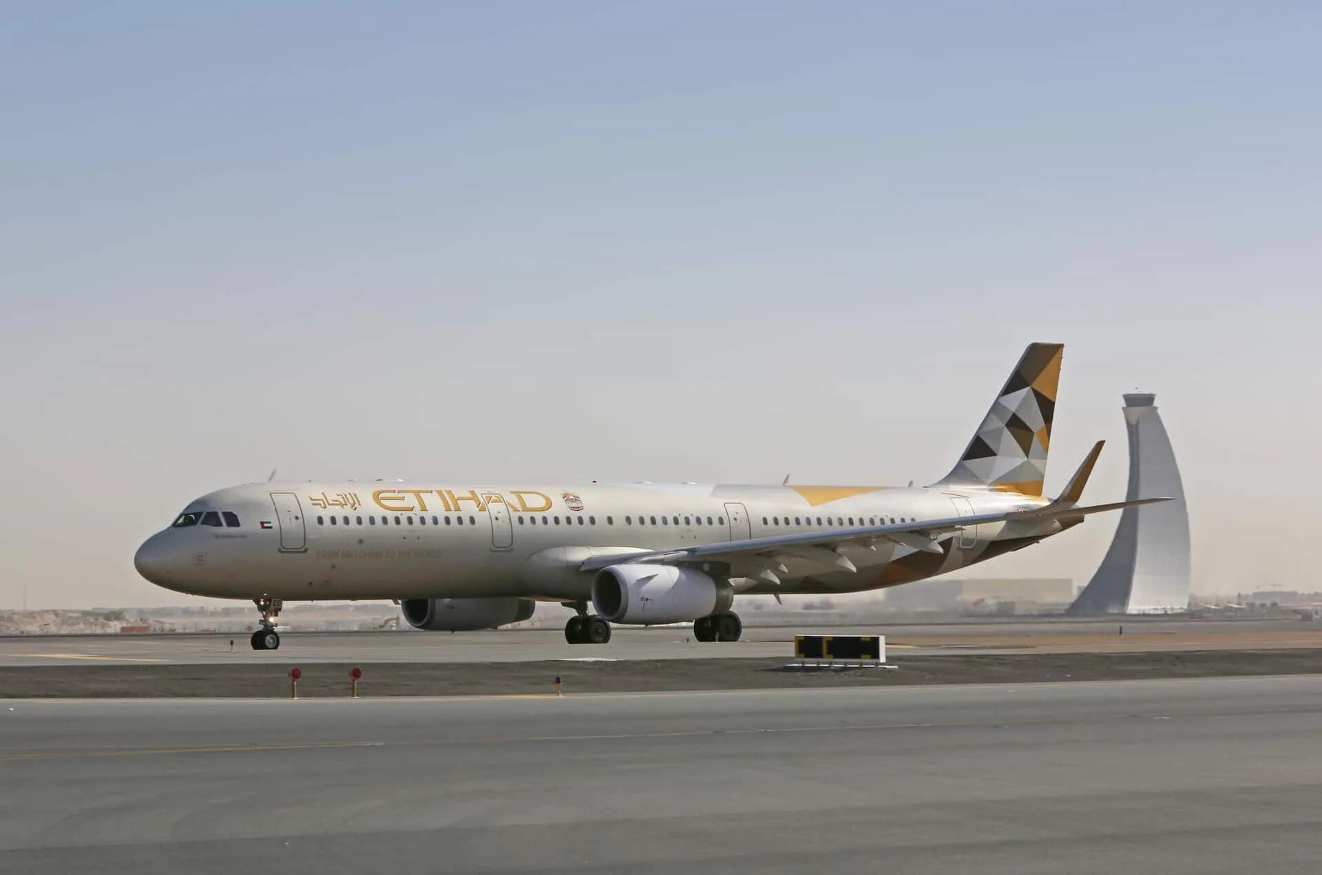 Авиакомпания оаэ etihad airways. Авиакомпания объединенных арабских эмиратов. Etihad airways a380. Этихад в москве телефон. A350 etihad.