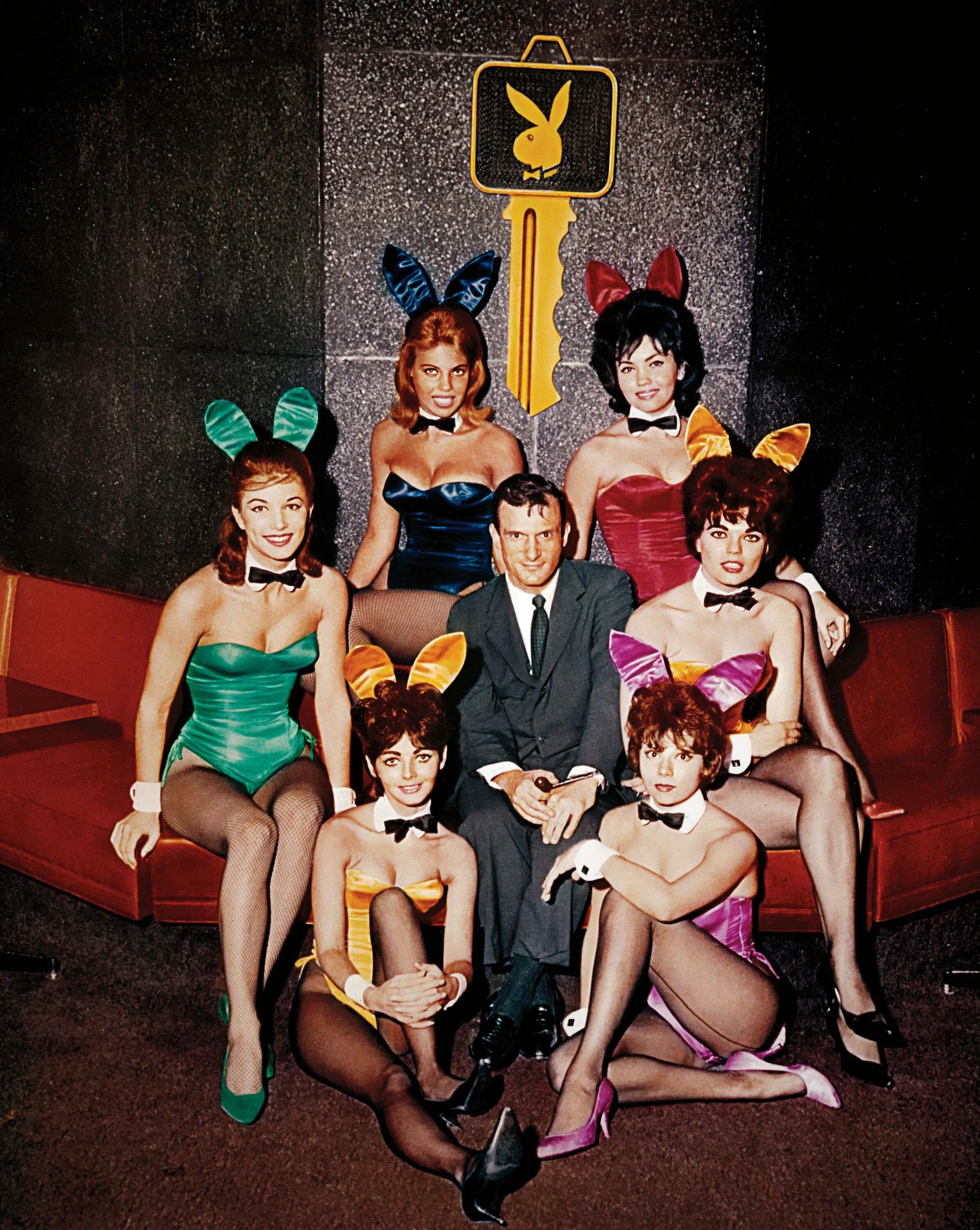 Хью хефнер playboy особняк. Хью хефнер в молодости. Главный плейбой. Главный плейбой. Основатель плейбоя хью хефнер.
