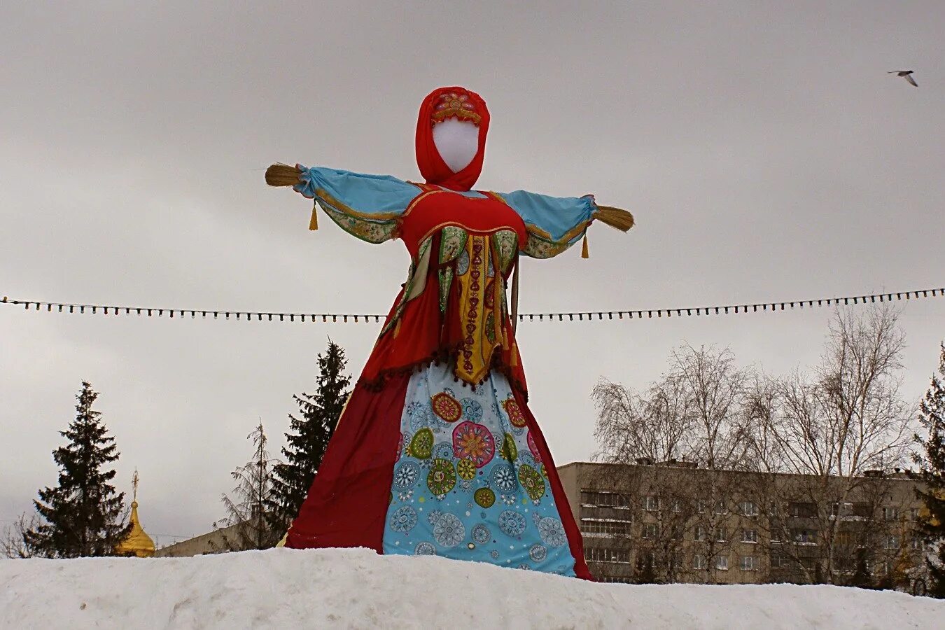 Чучело на масленицу картинки для детей. Чучело на Масленицу. Красивое чучело Масленицы. Чучело Масленицы для детей. Соломенное чучело на Масленицу.