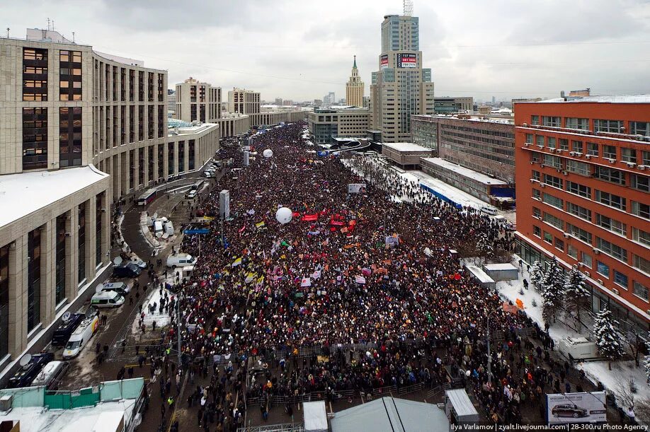 120 тыс человек. Митинг на проспекте Сахарова. Митинг на проспекте Сахарова 24 декабря 2011. Площадь Академика Сахарова митинг. Проспект Сахарова площадь.